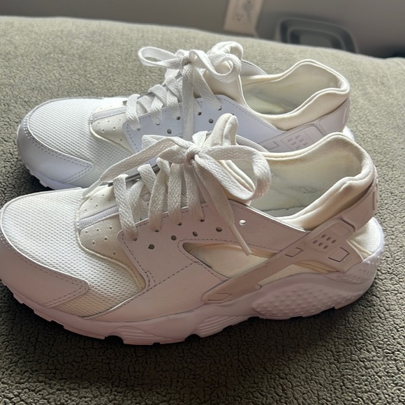 Nike Huaraches size 7Y - Picture 1 of 7